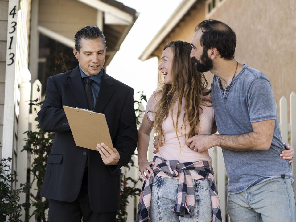 Why Many Tenants Prefer to Rent Through an Agency